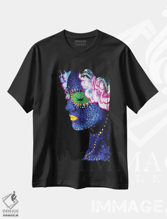 تیشرت مشکی طرح دار فلوئورو درخشان، عکاسی فیگوراتیو اثر هانی مون هتل | فروشگاه ایماژ