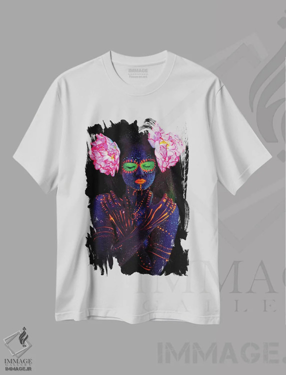 تیشرت سفید طرح دار تنهایی نئونی، عکاسی فیگوراتیو اثر هانی مون هتل | فروشگاه ایماژ