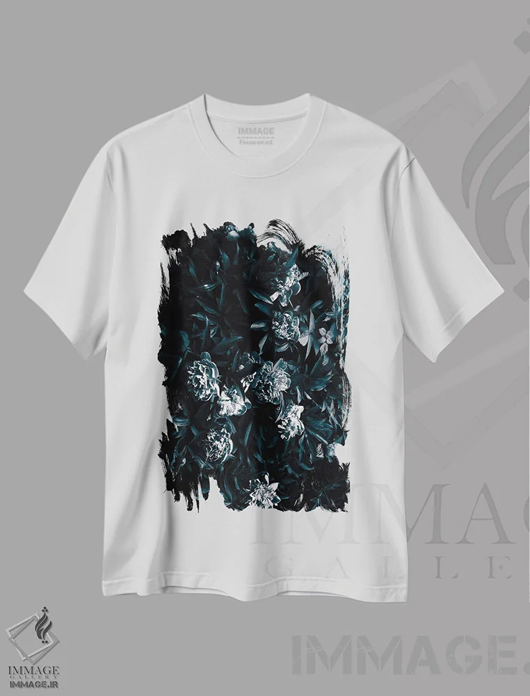 تیشرت سفید طرح دار گل ها بعد از تاریکی، دکوراسیون جایگزین اثر هانی مون هتل | فروشگاه ایماژ