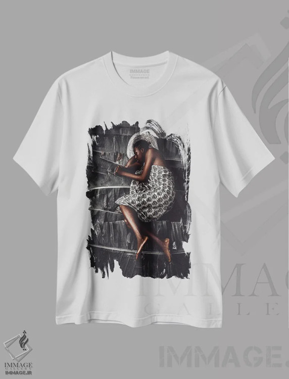 تیشرت سفید طرح دار پاره ای از آرامش، هنر آمریکایی آفریقایی تبار اثر هری ادونزه | فروشگاه ایماژ