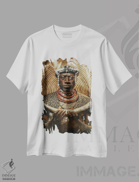 تیشرت سفید طرح دار هدیه من، هنر آمریکایی آفریقایی تبار اثر هری ادونزه | immage.ir
