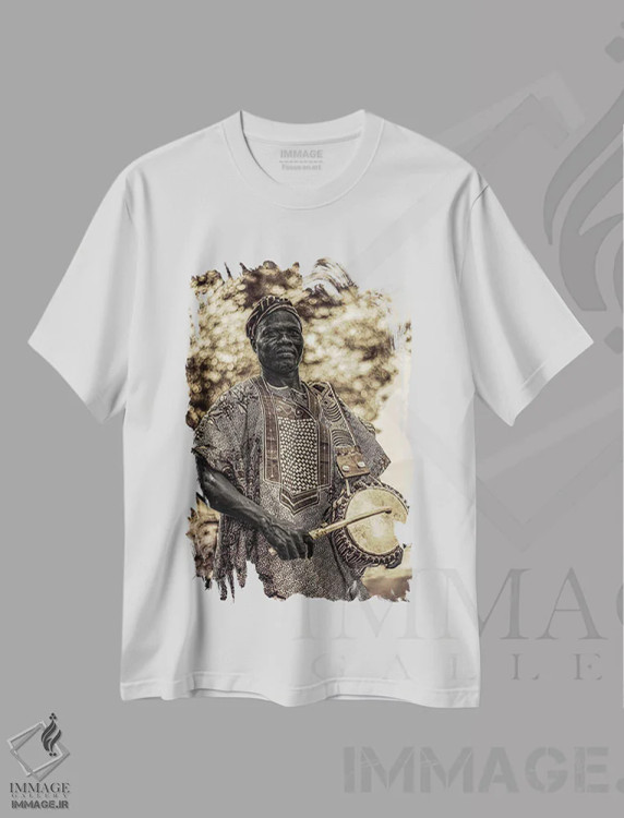 تیشرت سفید طرح دار طبل سخنگو، هنر آمریکایی آفریقایی تبار اثر هری ادونزه | فروشگاه ایماژ