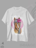 تیشرت سفید طرح دار اسب شگفت انگیز، تزئینی اثر هدر پری | فروشگاه ایماژ