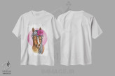 تیشرت سفید طرح دار اسب شگفت انگیز، تزئینی اثر هدر پری | فروشگاه ایماژ