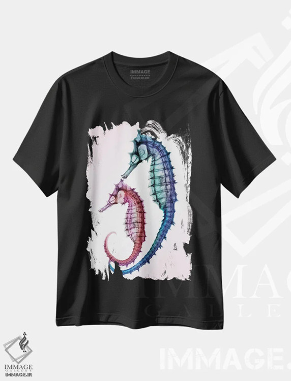 تیشرت مشکی طرح دار اسب های دریایی اثر هونگ فام | immage.ir