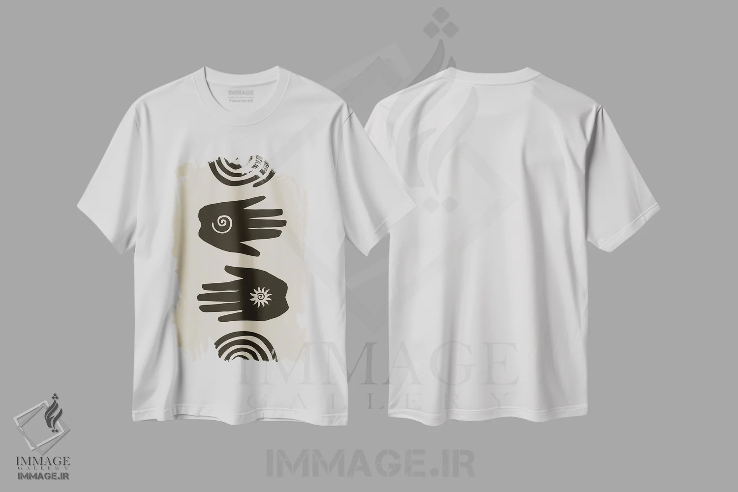 تیشرت سفید طرح دار چاپ دستی دستان مارپیچ، دکور آفریقایی اثر آندریا هازه | فروشگاه ایماژ