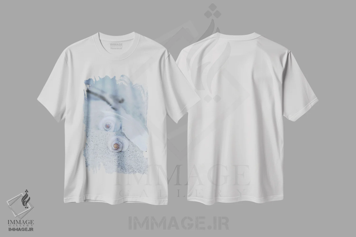 تیشرت سفید طرح دار ساحل با پر و صدف، مدیوم اثر آندریا هازه | فروشگاه ایماژ