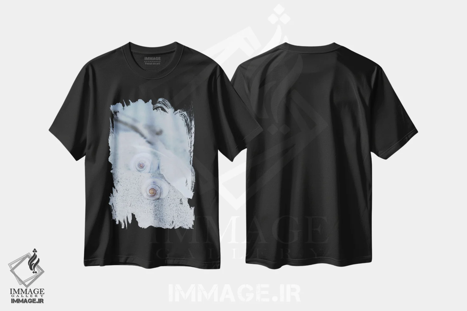 تیشرت مشکی طرح دار ساحل با پر و صدف، مدیوم اثر آندریا هازه | immage.ir