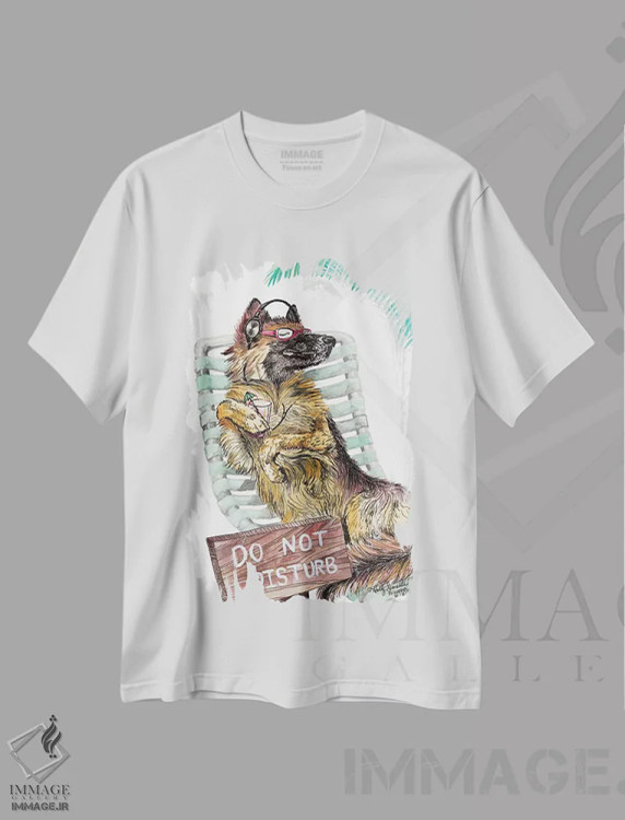 تیشرت سفید طرح دار لم دادن در آفتاب اثر هالی سیمنتال | فروشگاه ایماژ