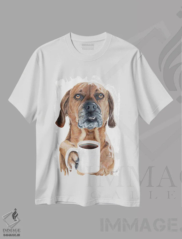 تیشرت سفید طرح دار سگ قهوه ای، دست نقاشی و طراحی دستی اثر هالی سیمنتال | فروشگاه ایماژ