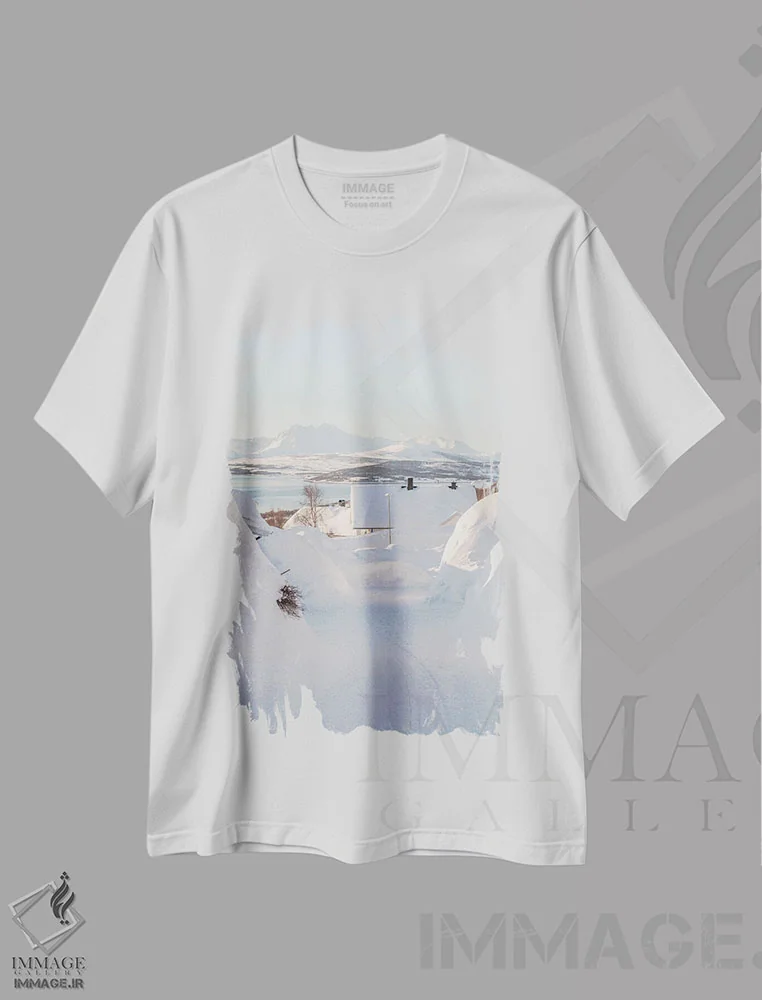 تیشرت سفید طرح دار خیابان های ترومسو، نروژ، مدیوم اثر هنریکه شنک | فروشگاه ایماژ