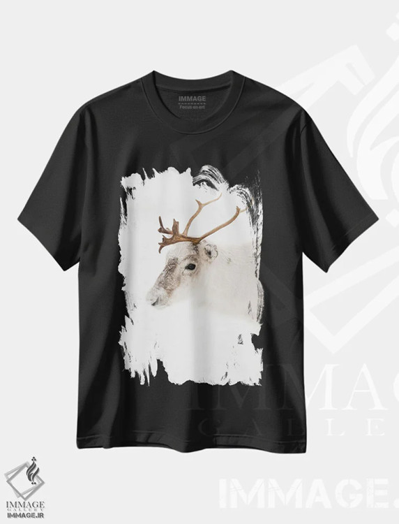تیشرت مشکی طرح دار پرتره گوزن شمالی در نروژ، مدیوم اثر هنریکه شنک | immage.ir