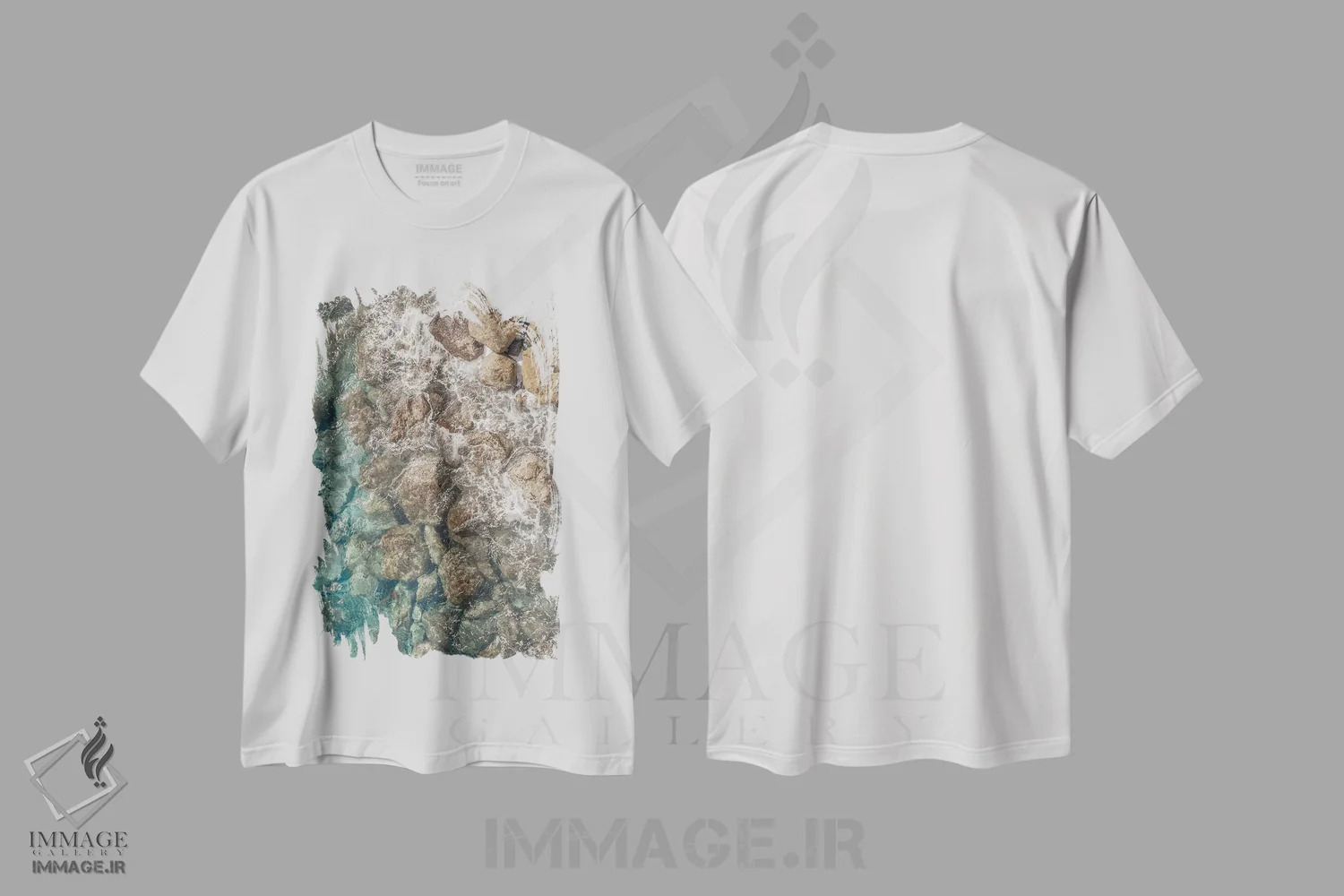 تیشرت سفید طرح دار ساحل صخره ای، مدیوم اثر هنریکه شنک | immage.ir