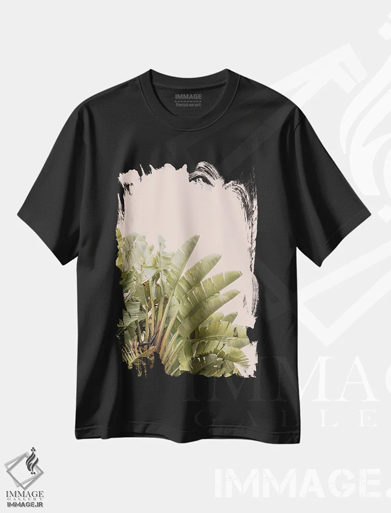 تیشرت مشکی طرح دار برگ های گرمسیری روی پس زمینه پاستلی، عکاسی ماکرو اثر هنریکه شنک | فروشگاه ایماژ