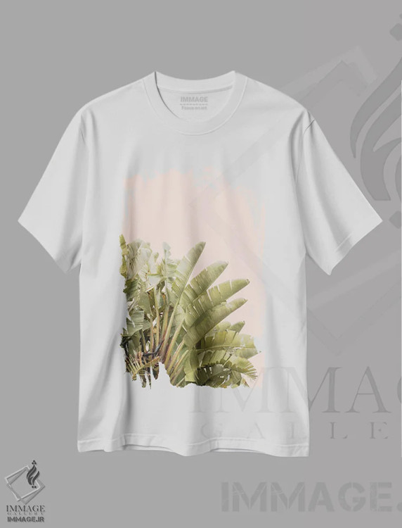 تیشرت سفید طرح دار برگ های گرمسیری روی پس زمینه پاستلی، عکاسی ماکرو اثر هنریکه شنک | immage.ir