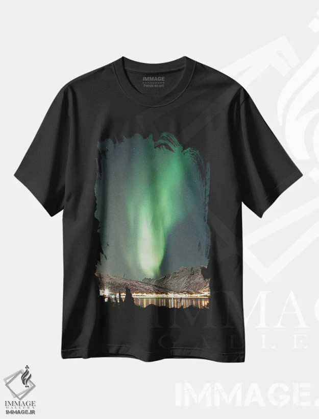 تیشرت مشکی طرح دار شفق قطبی در نروژ ۲، مدیوم اثر هنریکه شنک | فروشگاه ایماژ