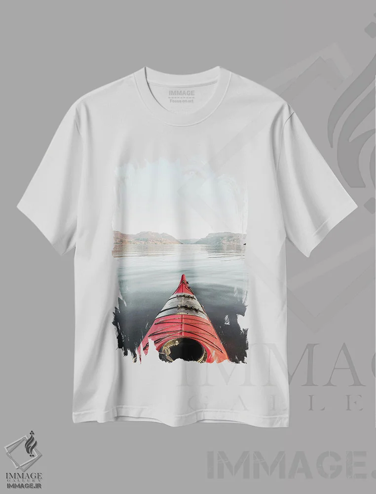 تیشرت سفید طرح دار قایق قرمز در نروژ، مدیوم اثر هنریکه شنک | immage.ir