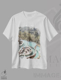 تیشرت سفید طرح دار استخر جنگلی گرمسیری در جزیره بالی، تزئینی اثر هنریکه شنک | فروشگاه ایماژ