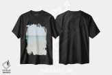 تیشرت مشکی طرح دار دریای آبی شفاف، مدیوم اثر هنریکه شنک | immage.ir