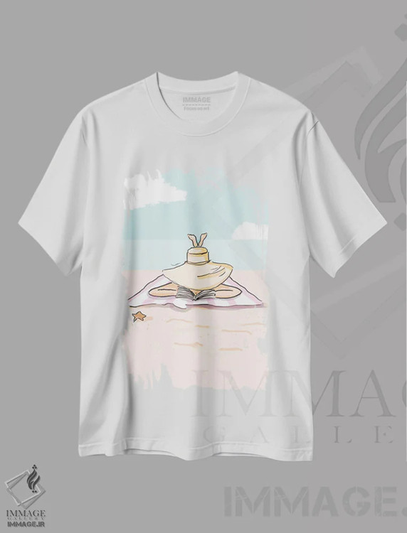 تیشرت سفید طرح دار کتاب خوانی در ساحل، هنر دیجیتال اثر هدر استیلافسن | فروشگاه ایماژ