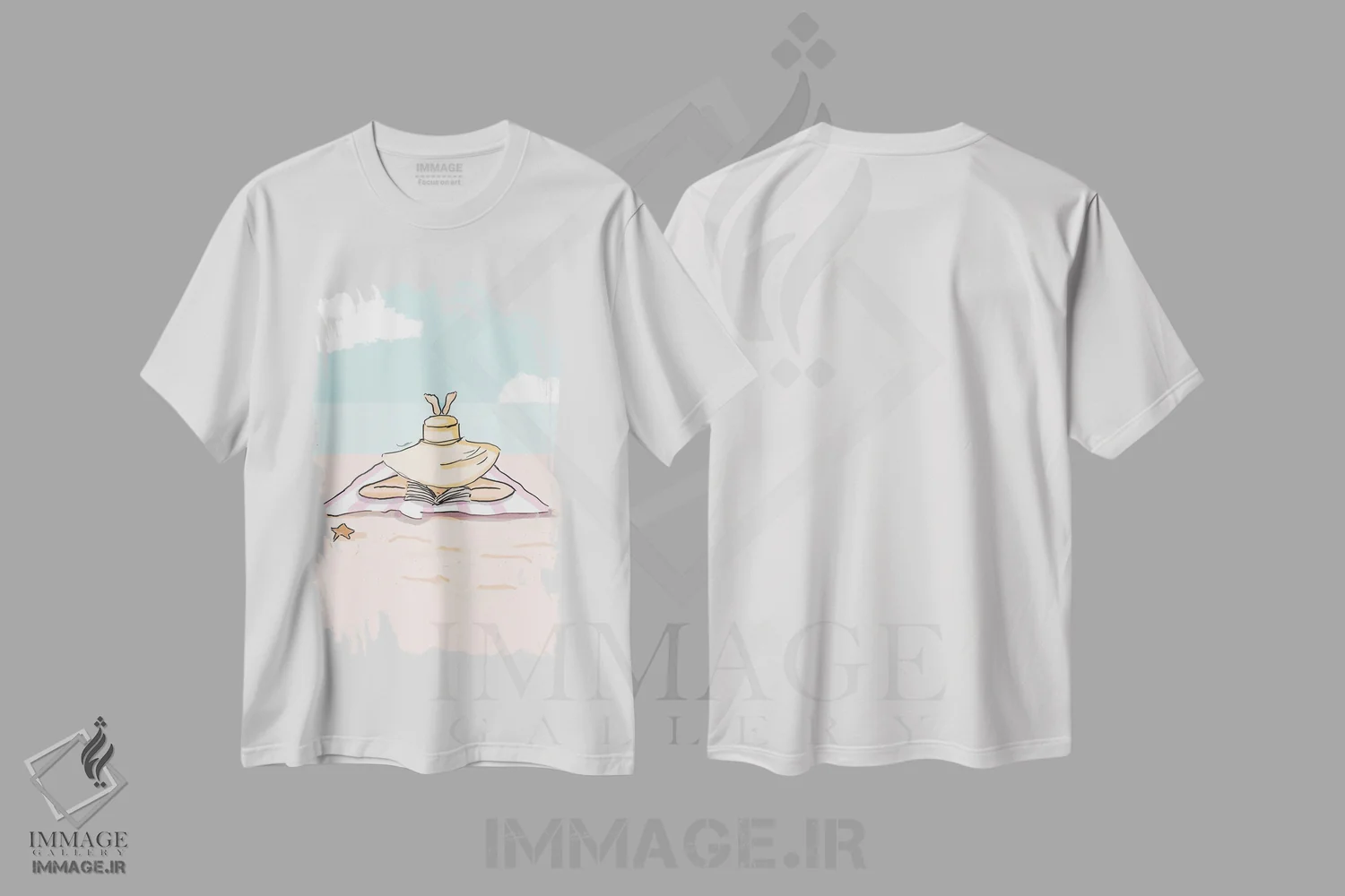 تیشرت سفید طرح دار کتاب خوانی در ساحل، هنر دیجیتال اثر هدر استیلافسن | فروشگاه ایماژ