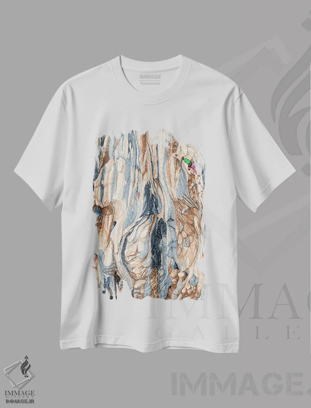 تیشرت سفید طرح دار کوهنوردی در تون سای، مدیوم اثر کورالی هوئن | فروشگاه ایماژ