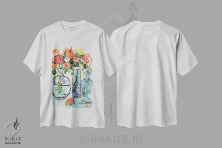 تیشرت سفید طرح دار غنچه های بیشتر در بطری، مدیوم اثر هالی وُجاهن | immage.ir