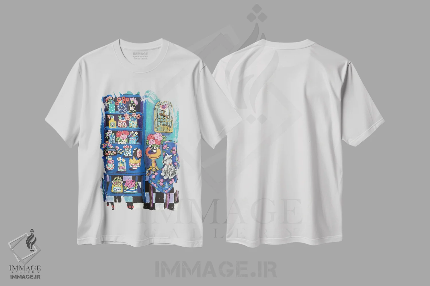 تیشرت سفید طرح دار نشسته در کنار گل ها، تزئینی اثر هالی وُجاهن | فروشگاه ایماژ