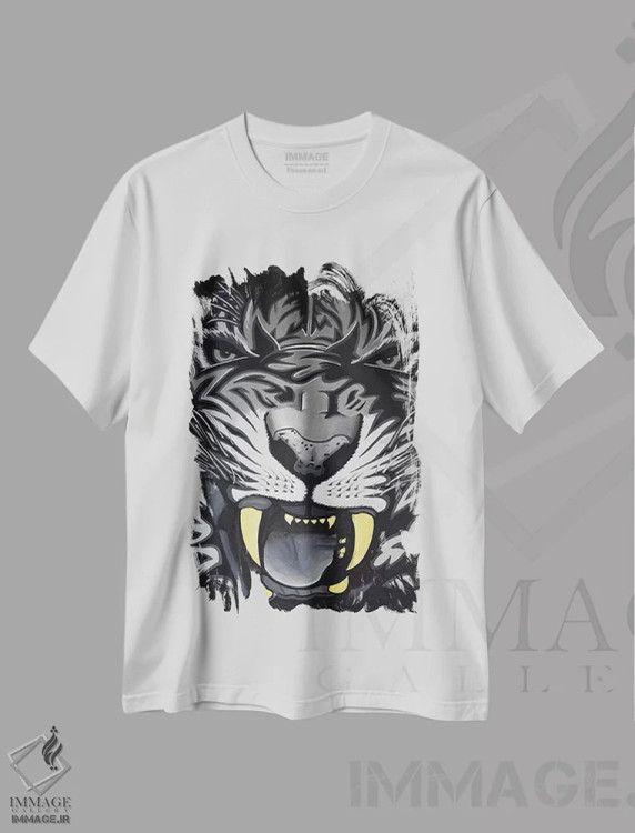 تیشرت سفید طرح دار نمای نزدیک غرش اثر هایبرید لایف آرت | فروشگاه ایماژ