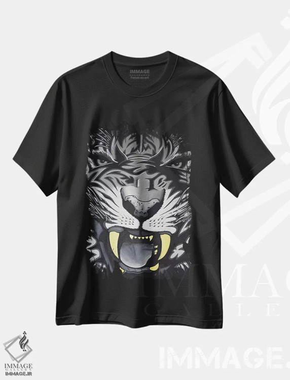 تیشرت مشکی طرح دار نمای نزدیک غرش اثر هایبرید لایف آرت | immage.ir