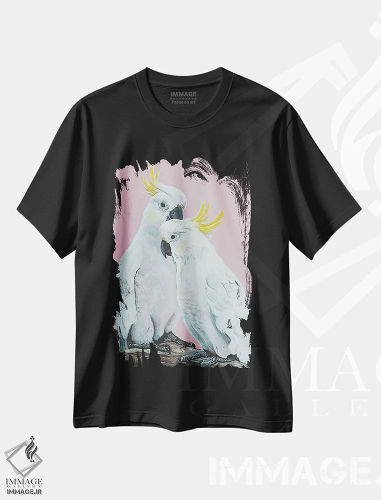 تیشرت مشکی طرح دار کاکاتوهای سفید گوگردی، هنر فاخر معاصر اثر هیلی موریس | فروشگاه ایماژ