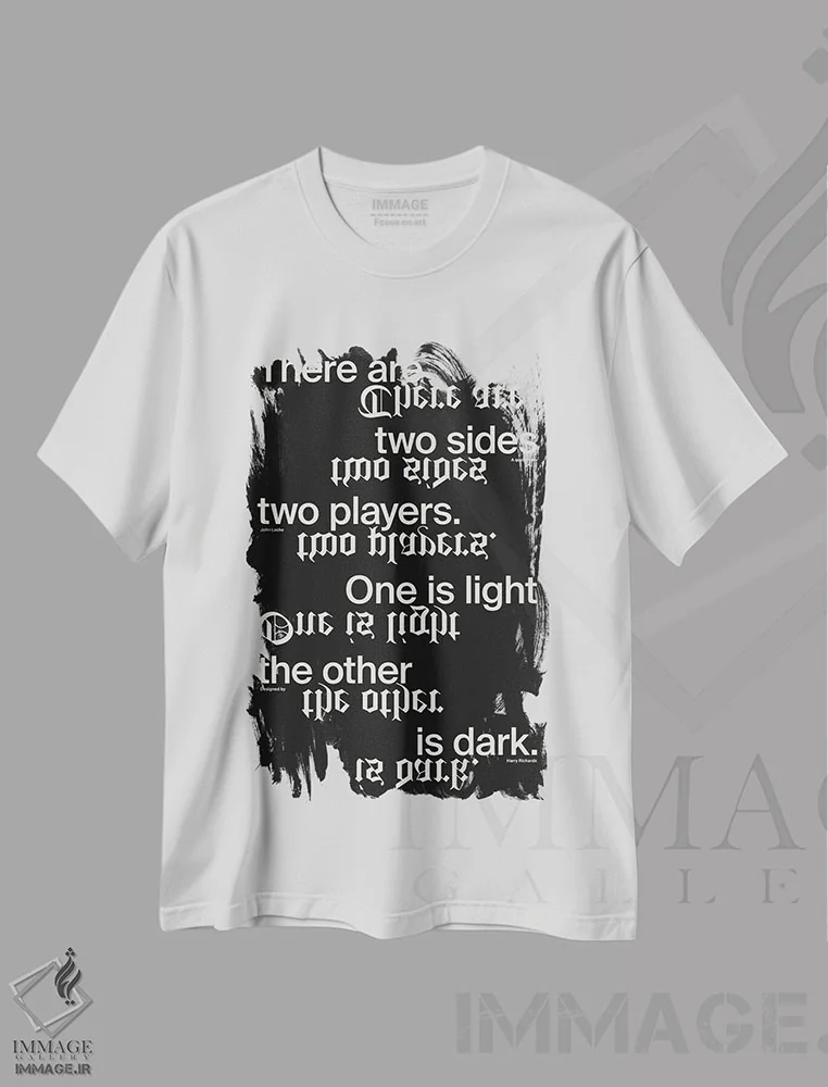 تیشرت سفید طرح دار دو سو دارد، تزئینی اثر هری ریچاردز | immage.ir
