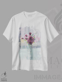 تیشرت سفید طرح دار رزهای باغ در لیوان ۲۰۲۳، هنر فاخر معاصر اثر ایان بک | immage.ir