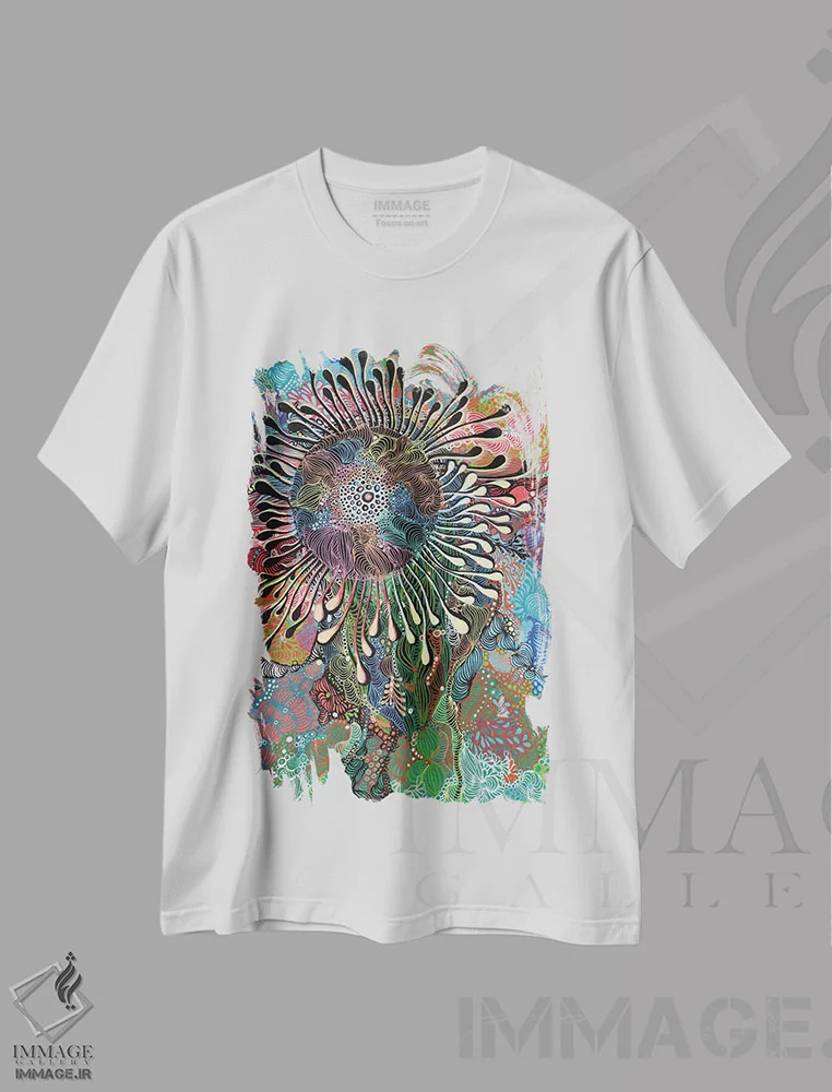 تیشرت سفید طرح دار خورشید اثر نوئمی ایبارز | immage.ir