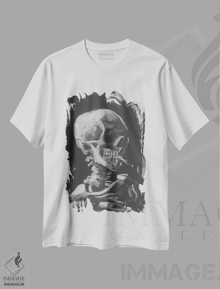 تیشرت سفید طرح دار طرح جمجمه با سیگار، هنر دیجیتال سیاه و سفید اثر فایو بای فایو کالکتیو | immage.ir