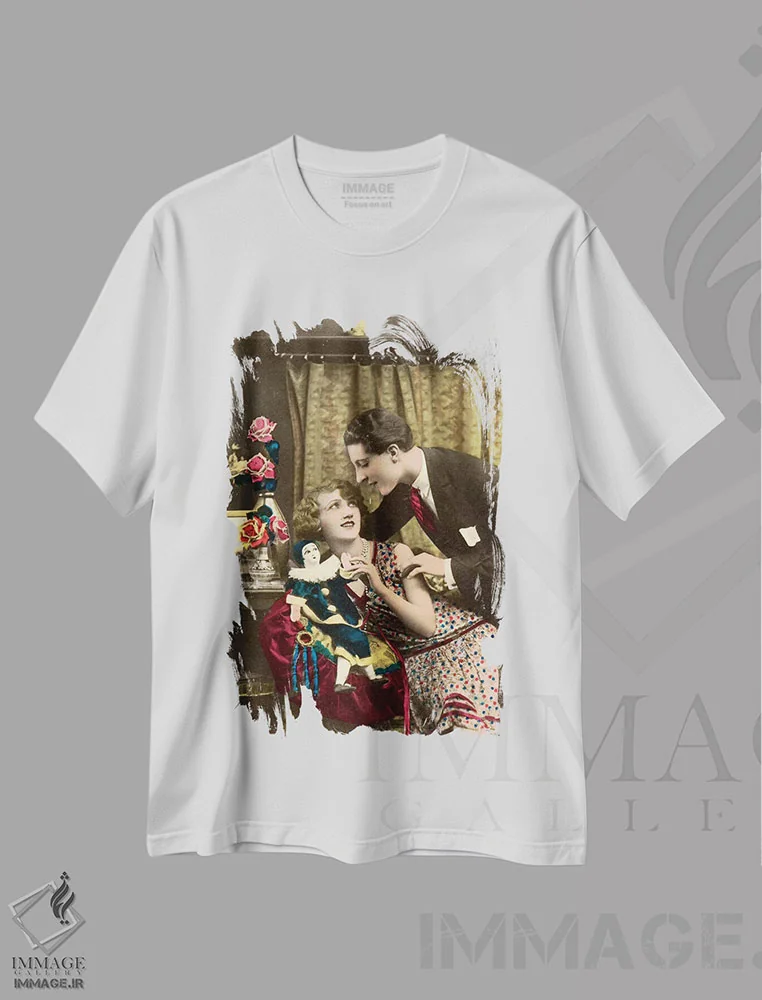 تیشرت سفید طرح دار عروسک گردان، وینتیج و رترو اثر هنرمند ناشناس | immage.ir