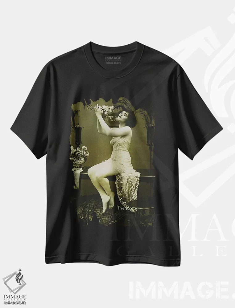 تیشرت مشکی طرح دار رز، مدیوم اثر هنرمند ناشناس | immage.ir