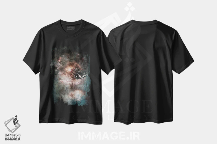تیشرت مشکی طرح دار سوار کار کهکشان، هنر فاخر معاصر اثر فایو بای فایو کالکتیو | immage.ir