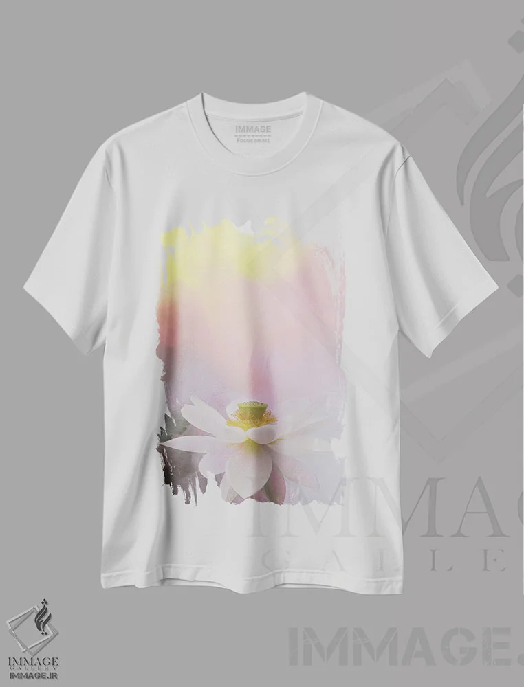 تیشرت سفید طرح دار زیبایی در سپیده دم، تزئینی اثر بهمن فرزاد | immage.ir