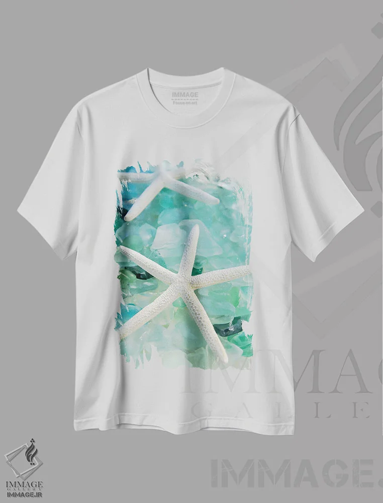 تیشرت سفید طرح دار شیشه دریایی ۱، دکور ساحلی اثر آلن بلاوشتاین | immage.ir