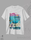 تیشرت سفید طرح دار سانتورینی، تزئینی اثر ایدیااستورم استودیوز | فروشگاه ایماژ