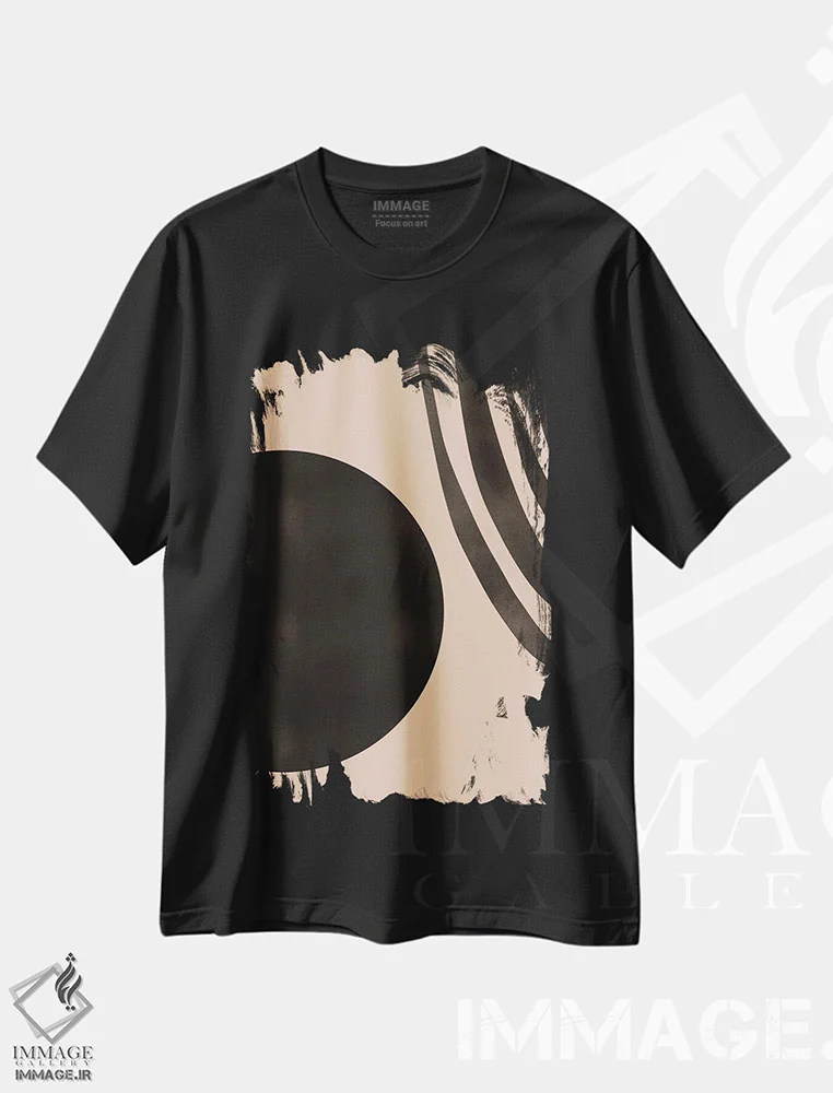 تیشرت مشکی طرح دار حلقه های تیره دور چشم اثر ایتس فانی هو | immage.ir