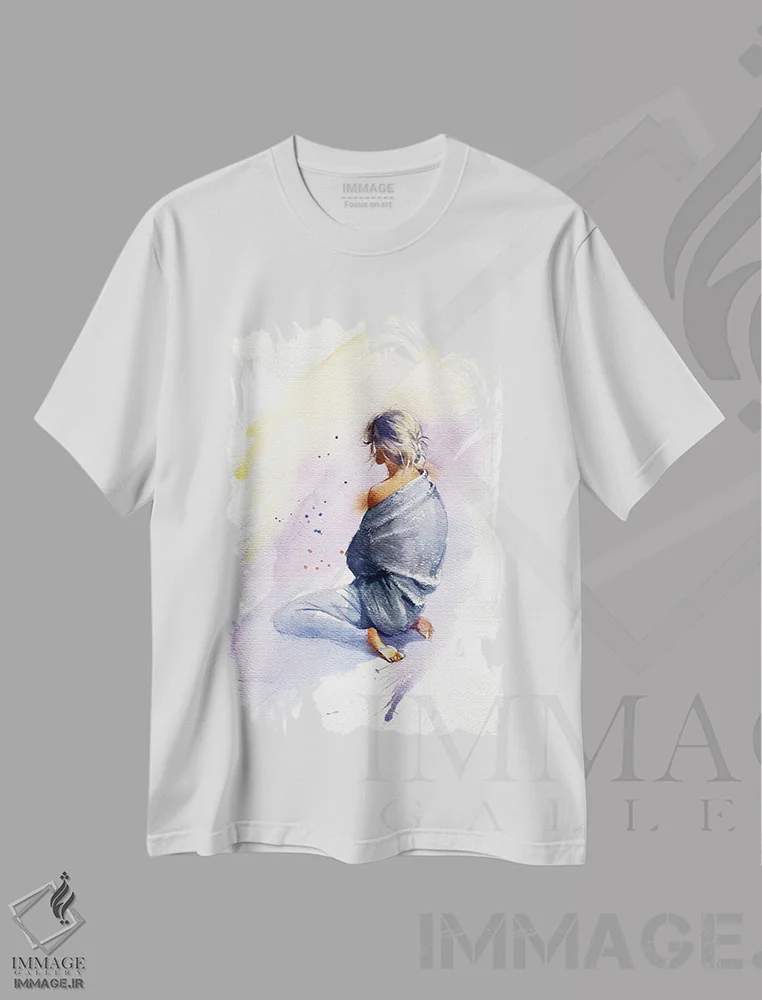 تیشرت سفید طرح دار نشسته بر زمین، دکور معاصر اثر مارینا ایگناتووا | فروشگاه ایماژ