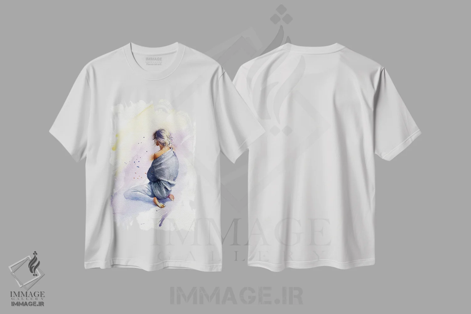 تیشرت سفید طرح دار نشسته بر زمین، دکور معاصر اثر مارینا ایگناتووا | فروشگاه ایماژ