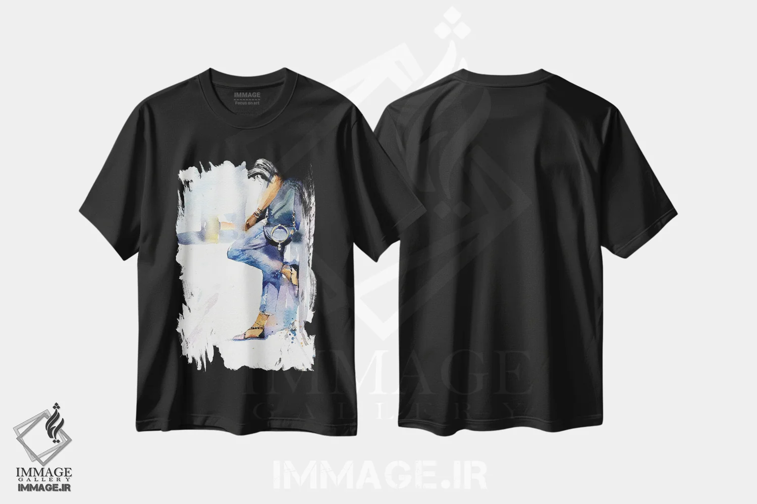 تیشرت مشکی طرح دار در حال قدم زدن، دکور معاصر اثر مارینا ایگناتووا | فروشگاه ایماژ