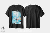تیشرت مشکی طرح دار روی آب، دکور ساحلی اثر مارینا ایگناتووا | فروشگاه ایماژ