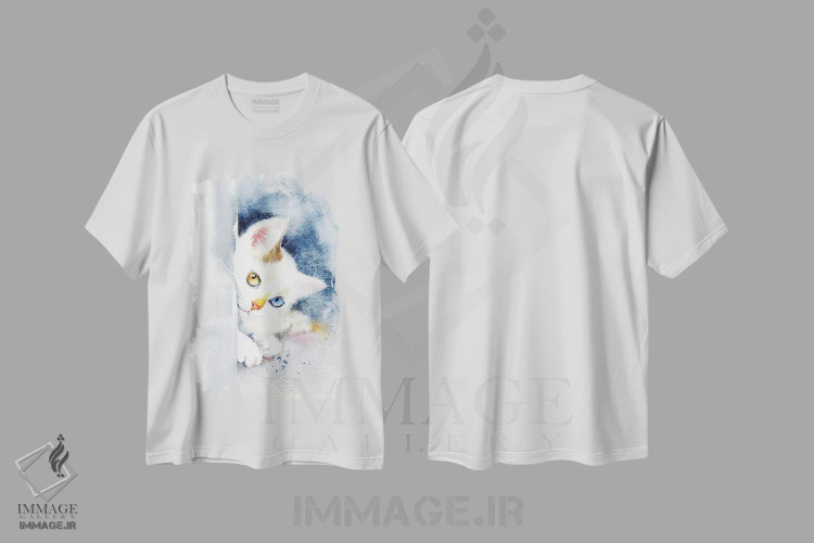 تیشرت سفید طرح دار بچه گربه با چشم های رنگارنگ، مدیوم اثر مارینا ایگناتووا | immage.ir