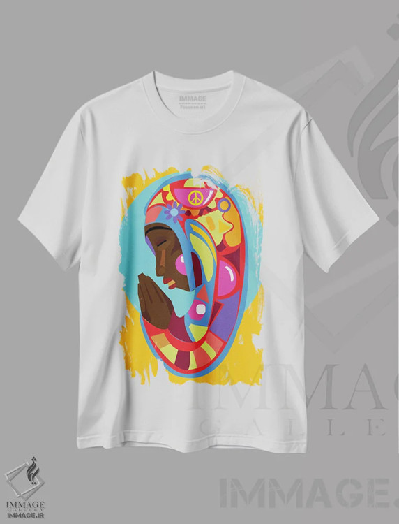 تیشرت سفید طرح دار مادونای سیاه، هنر آمریکایی آفریقایی تبار اثر ایندی لاو | immage.ir