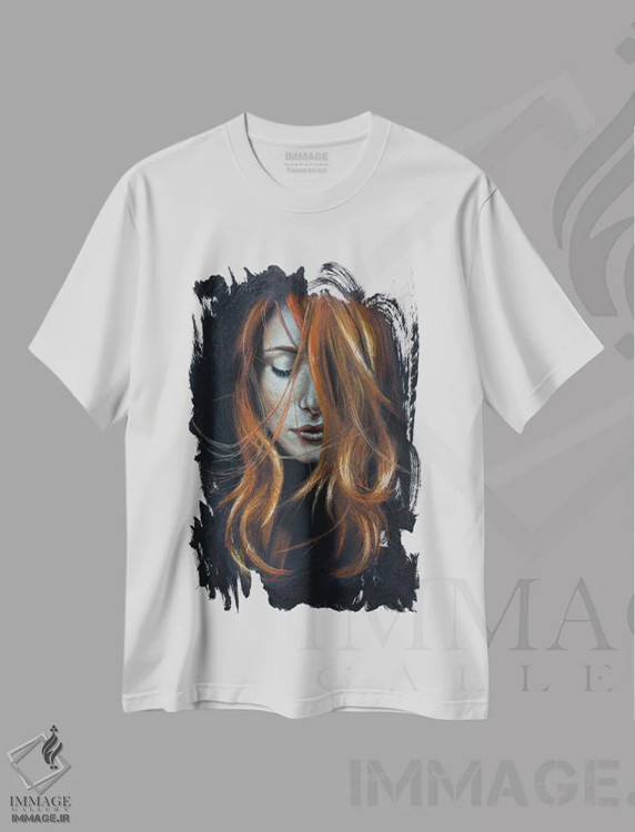 تیشرت سفید طرح دار بوسیده شده توسط خورشید، هنر فاخر معاصر اثر اینا مدودوا | فروشگاه ایماژ