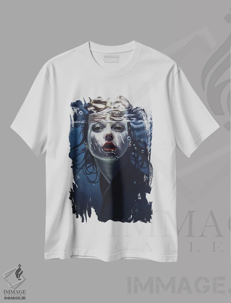 تیشرت سفید طرح دار نور زیر آب، هنر فاخر معاصر اثر اینا مدودوا | immage.ir